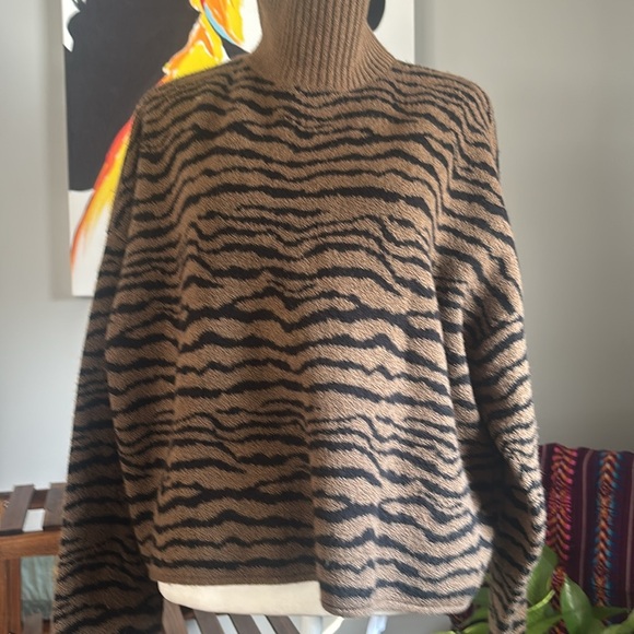 Lou & Grey Women Pull Over Sweater - Picture 2 of 11